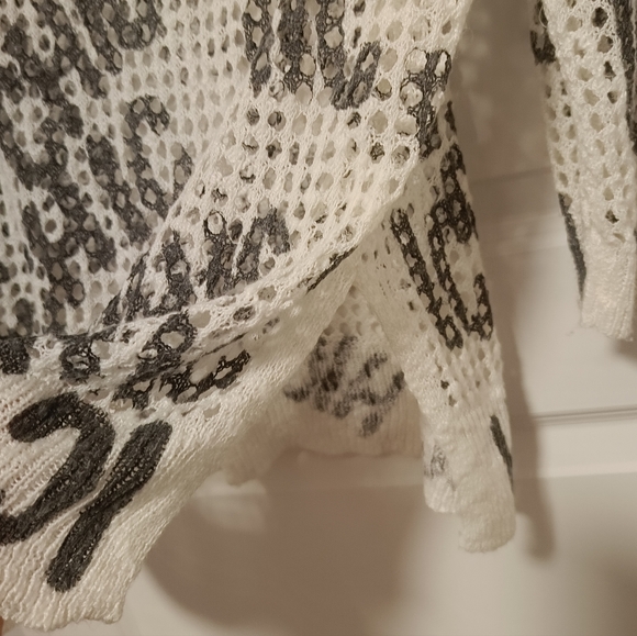 L/G🍀Frank Lyman Design Black and Cream Graphic Tunic - Picture 5 of 7